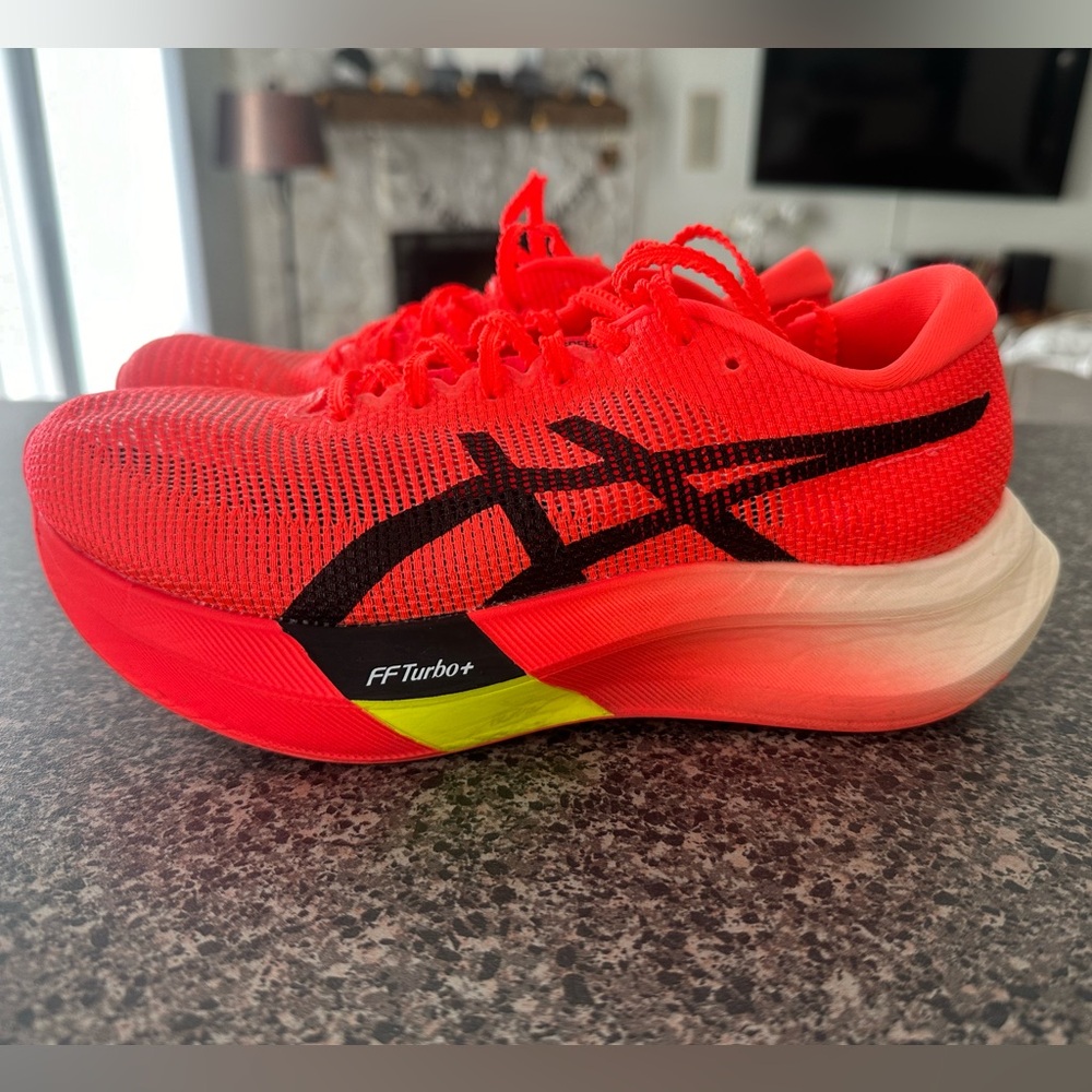 Metaspeed Sky Paris running shoes
